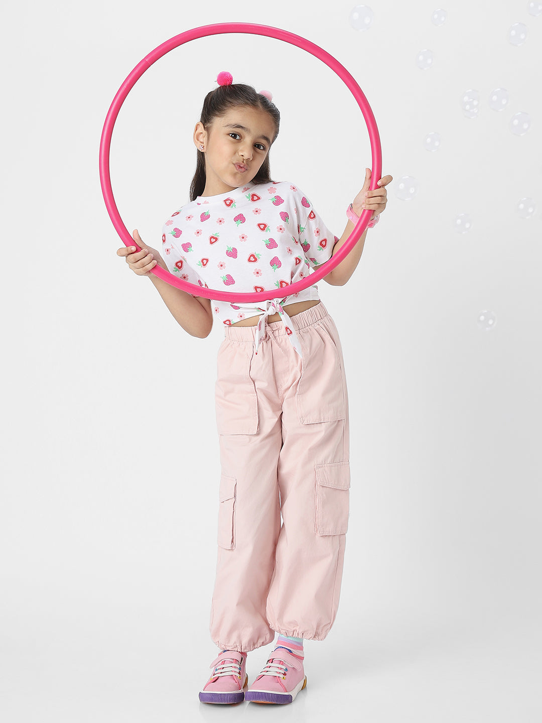 STRAWBERRY PRINTED FRONT KNOT TEE