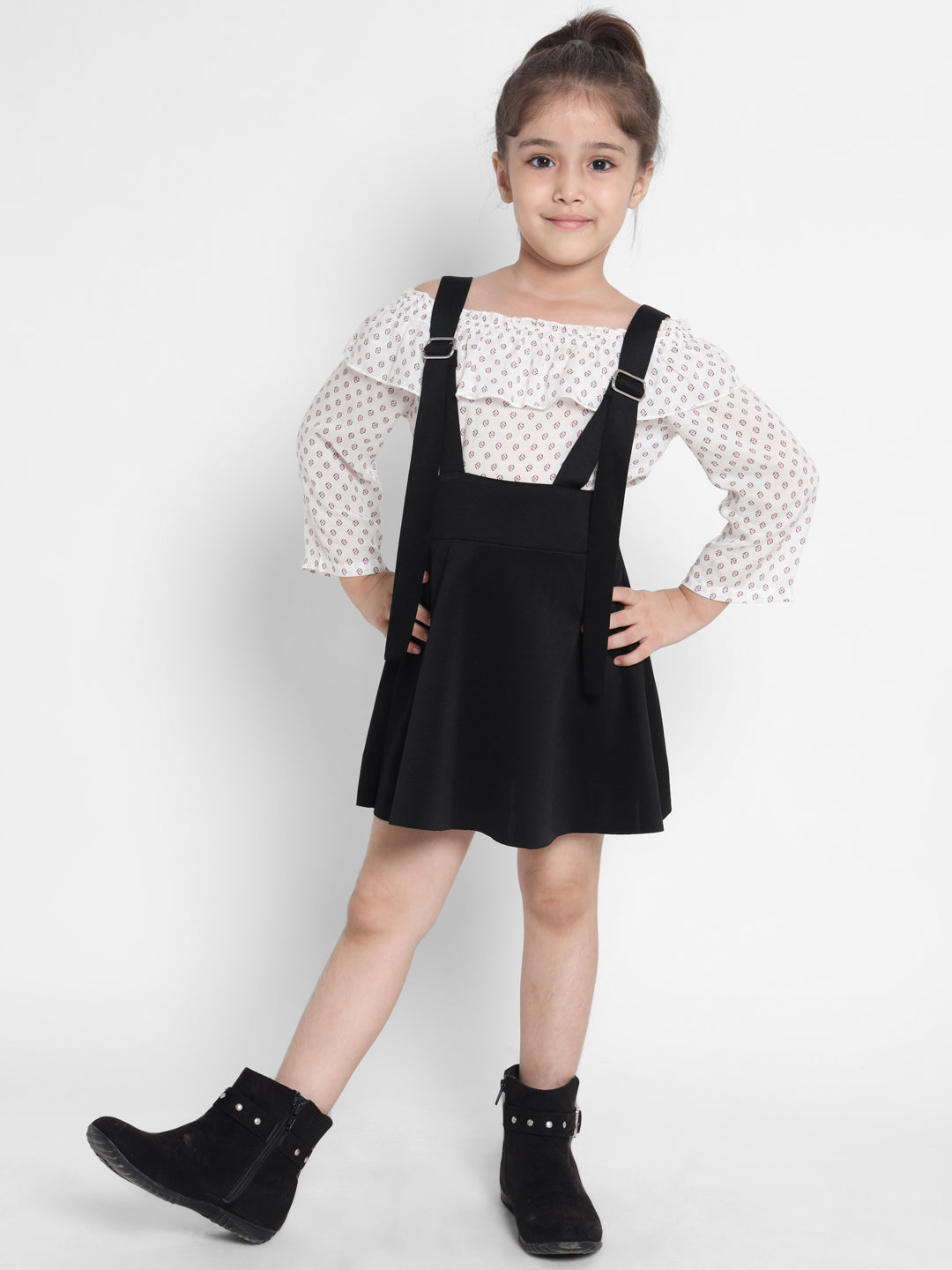 Nautinati Girls Black White Pure Cotton Printed Pinafore Set