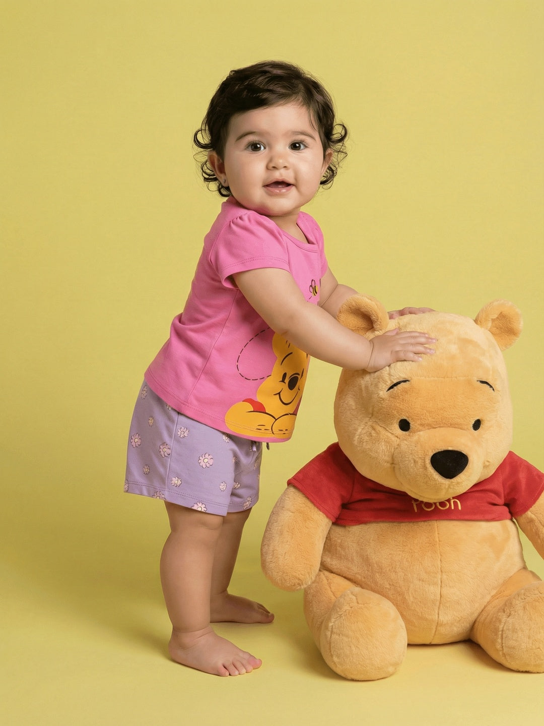 Nautinati Baby Girls Winnie The Pooh Printed Regular Fit Round Neck T-shirt and Shorts Clothing Set