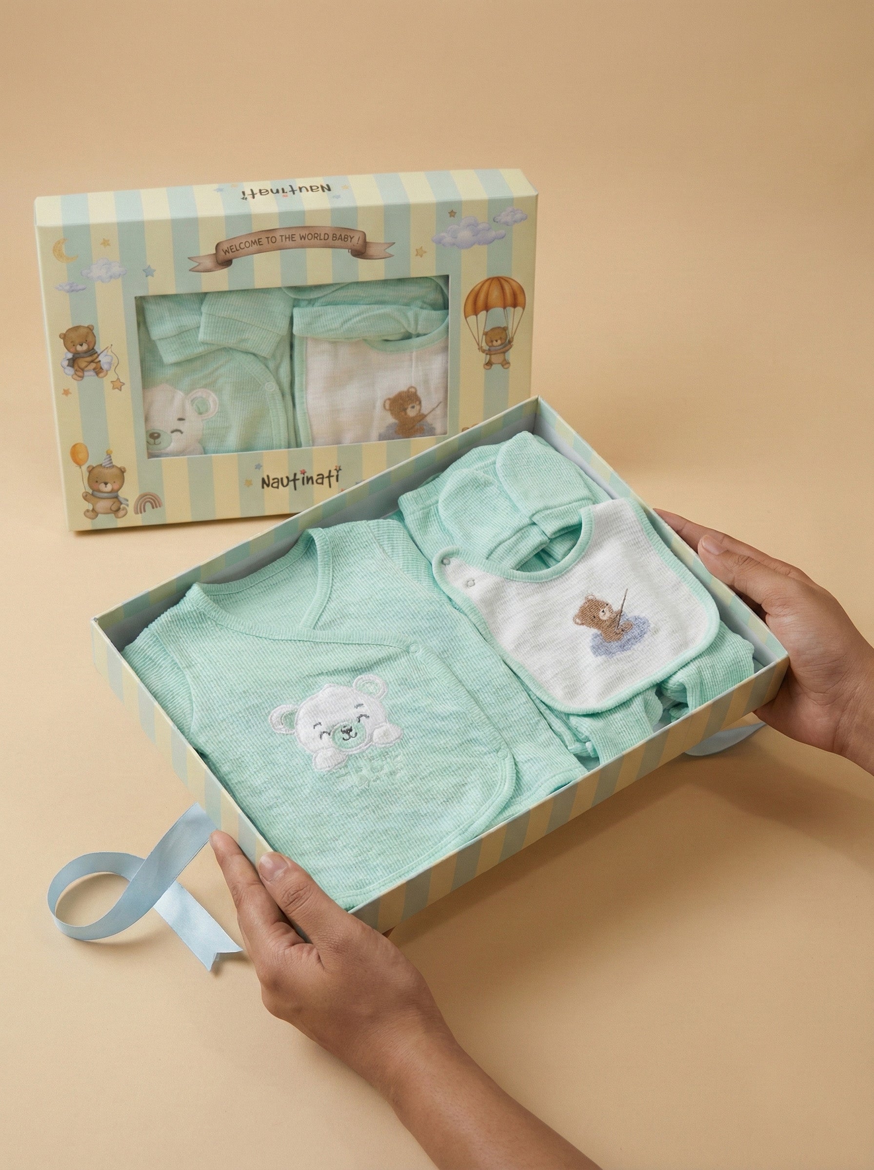 Nautinati Baby Boys Waffle 100% Cotton Teddy Placement Print 5-pieces Gift Set with Top, Bottoms, Bib, Cap & Mittens
