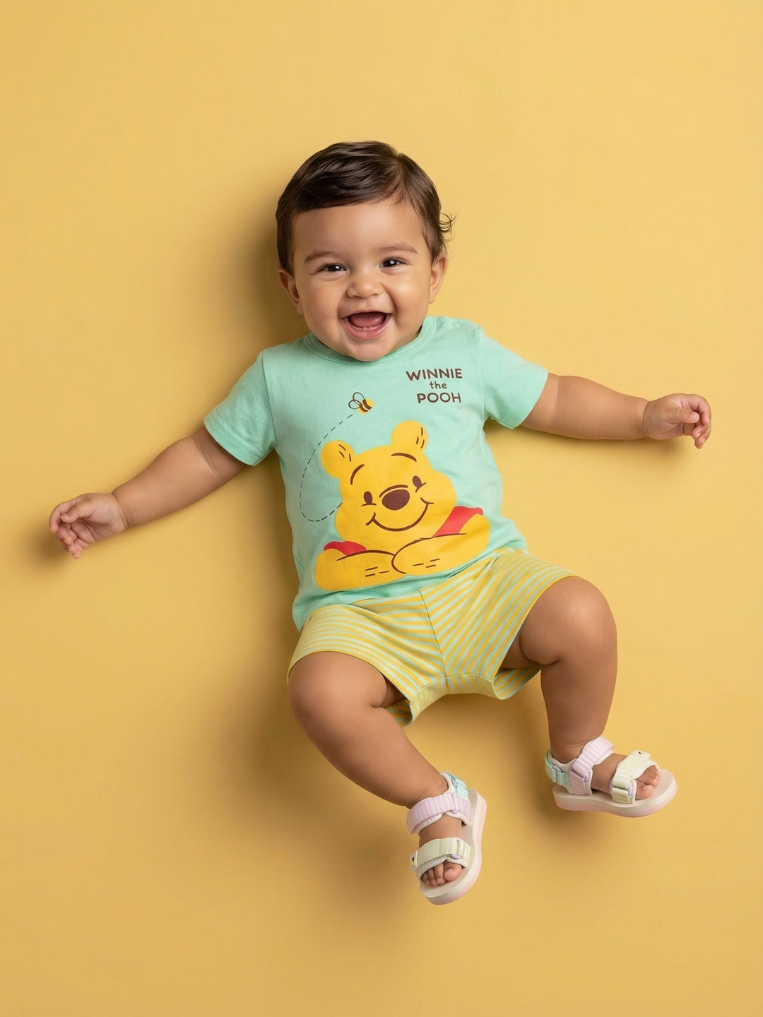 Nautinati Baby Boys Winnie The Pooh Printed Regular Fit T-shirt and Shorts Set