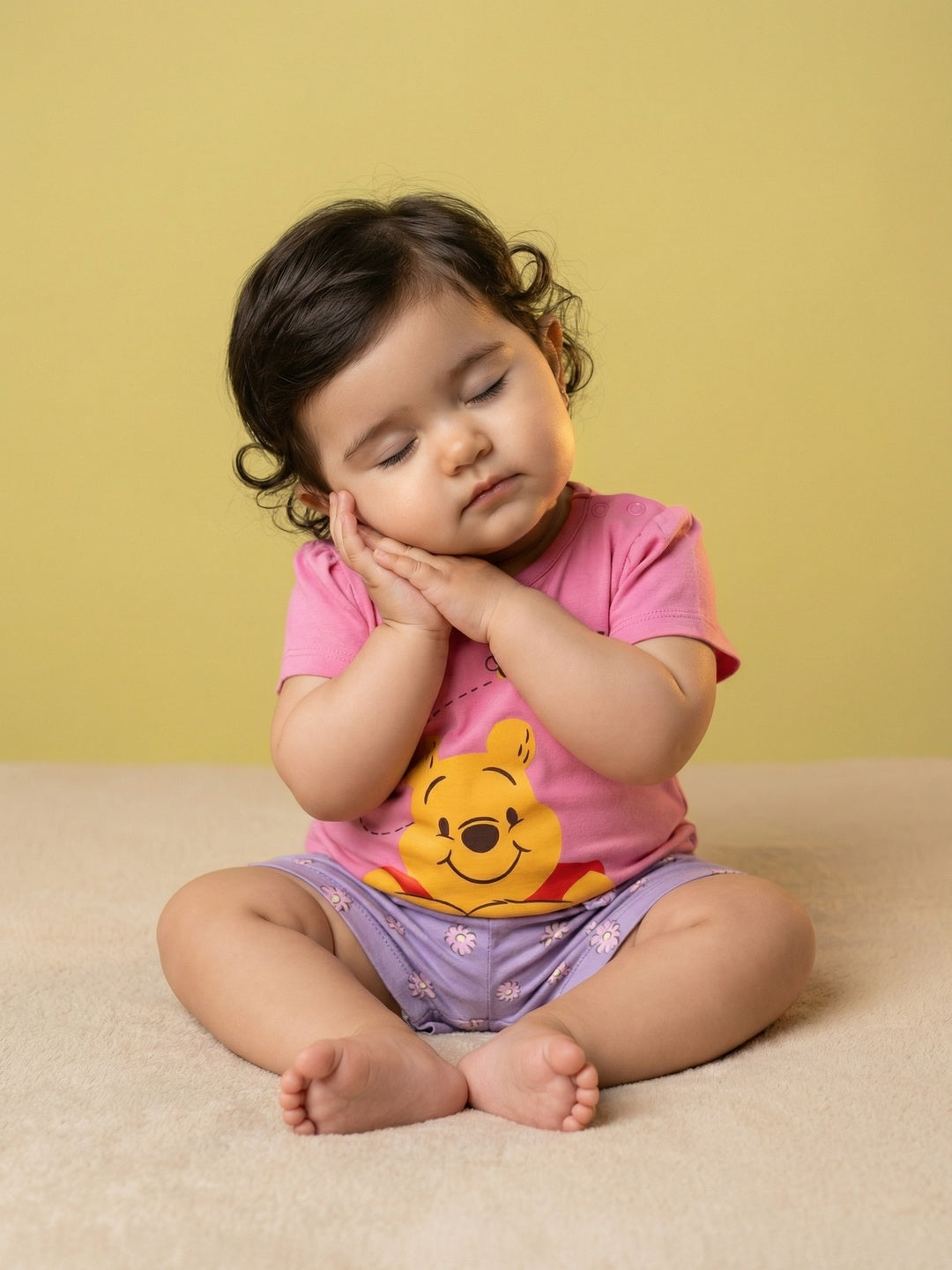 Nautinati Baby Girls Winnie The Pooh Printed Regular Fit Round Neck T-shirt and Shorts Clothing Set