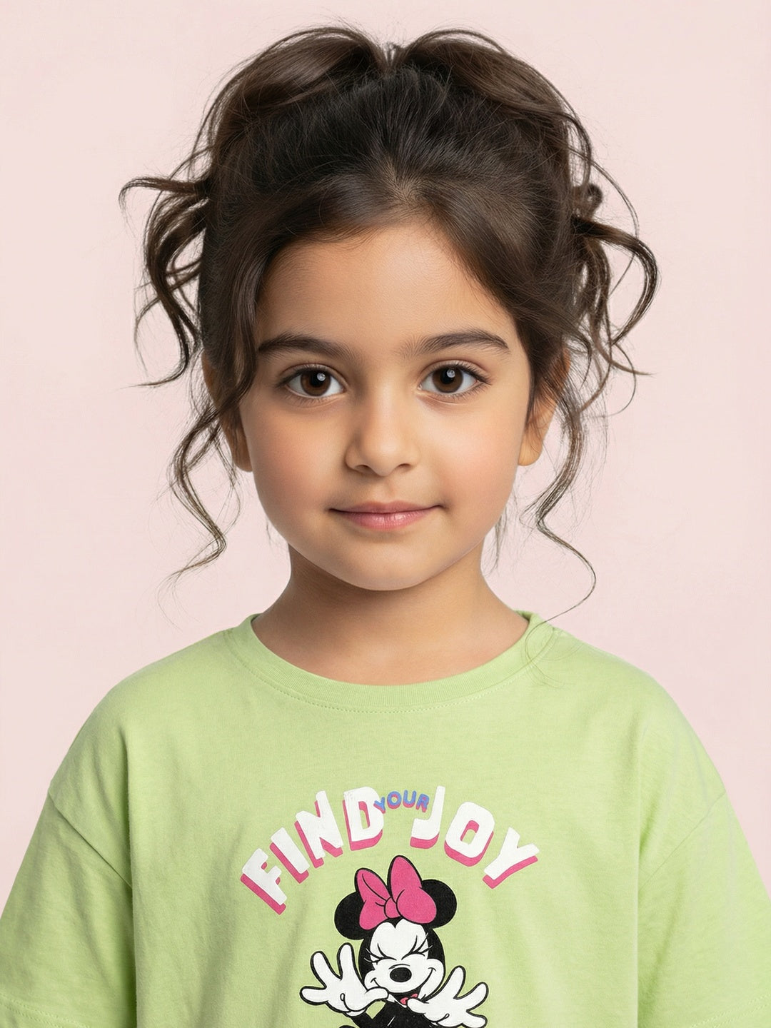 Nautinati Girls Minnie Mouse Printed Regular Fit Round Neck T-shirt and Shorts Co-ord Set
