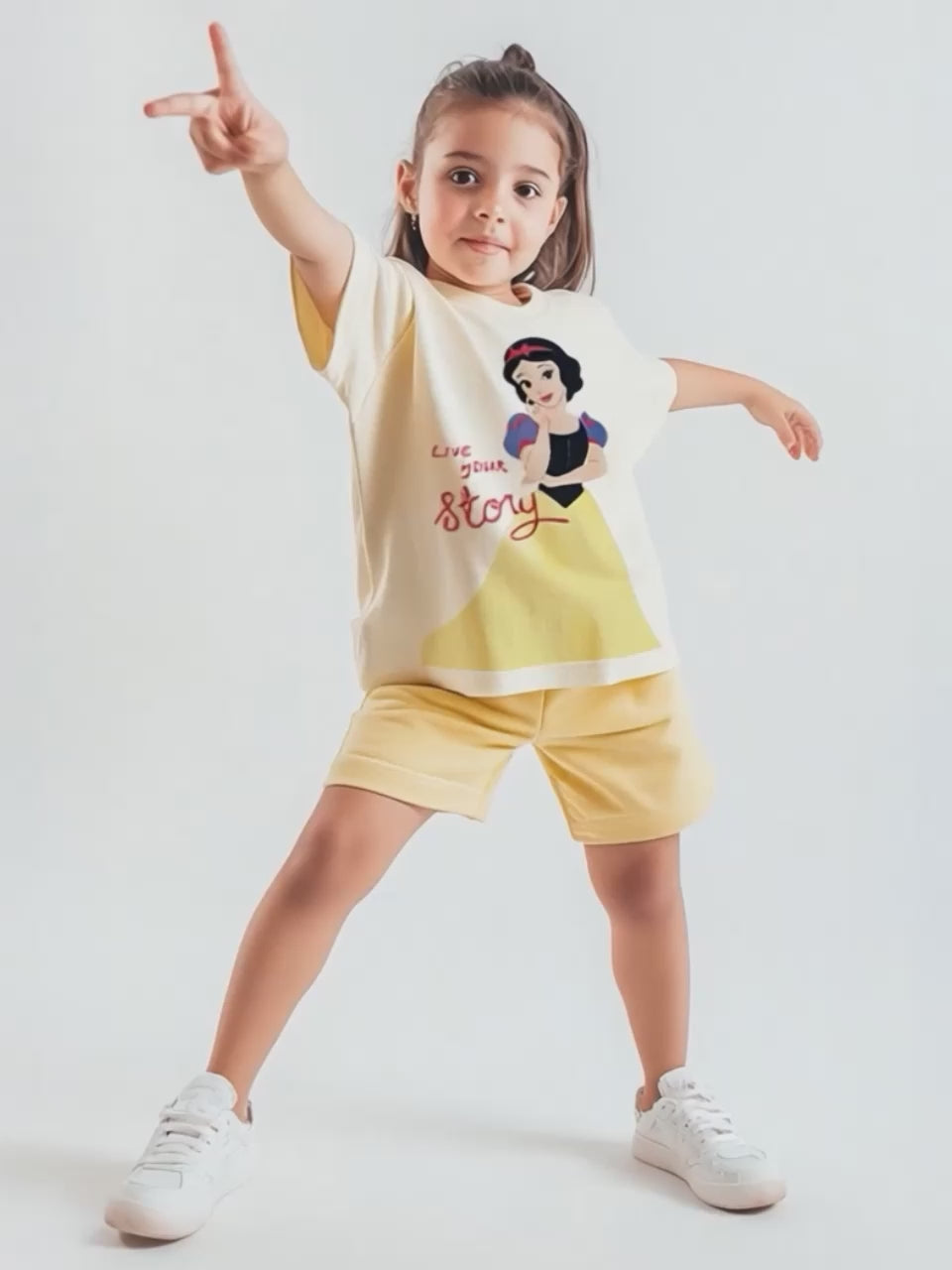 Nautinati Disney Snow White Girls Pure Cotton Oversized T Shirt (White, Pack of 1)